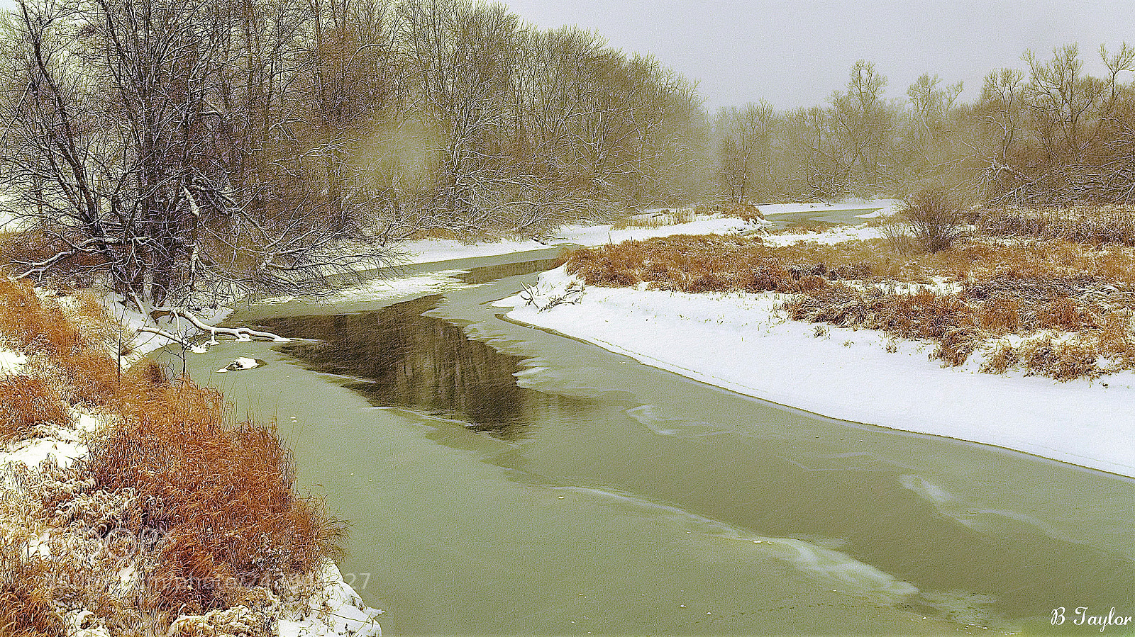 Sony SLT-A57 sample photo. Snowing on the river photography