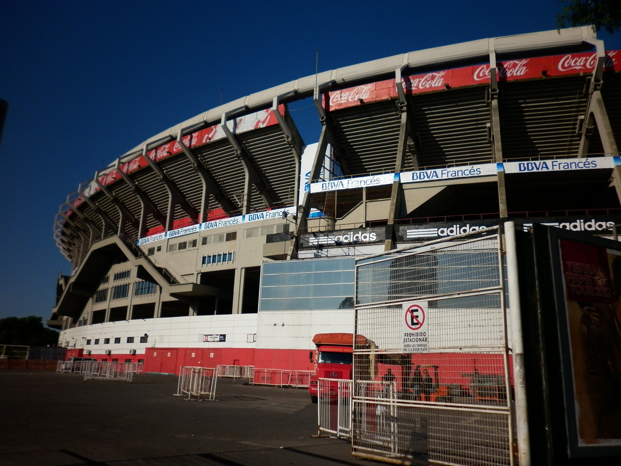 Panasonic DMC-F3 sample photo. El monumental photography