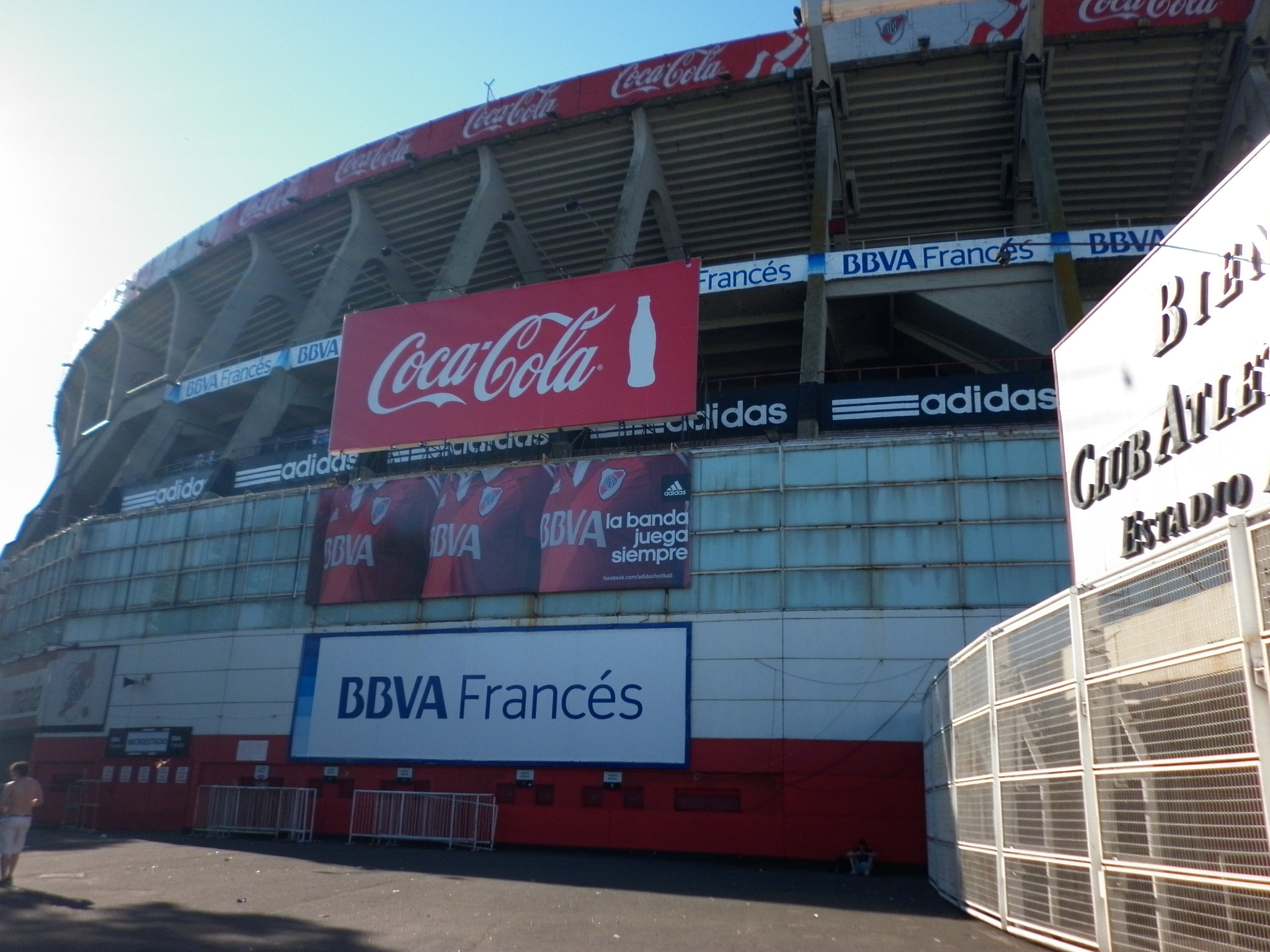 Panasonic DMC-F3 sample photo. El monumental photography