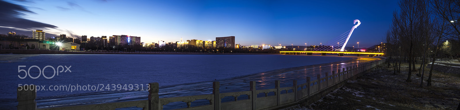 Sony a7 sample photo. 冬日马头琴大桥 全景图压缩 photography