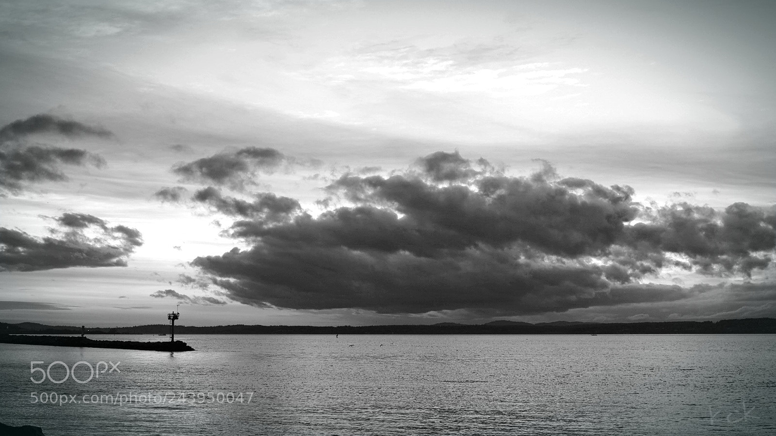 Olympus OM-D E-M10 II sample photo. Storm cloud. photography