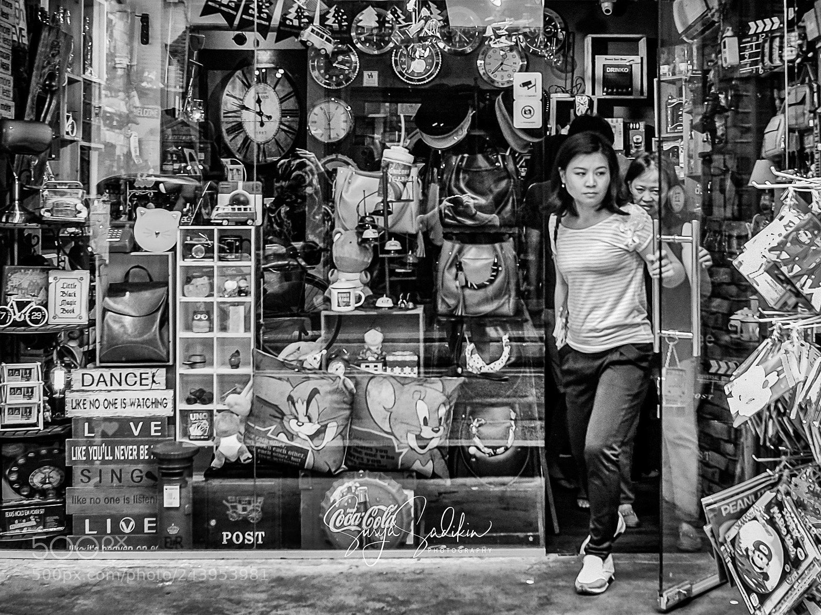 Fujifilm X-T20 sample photo. Open and exit from photography
