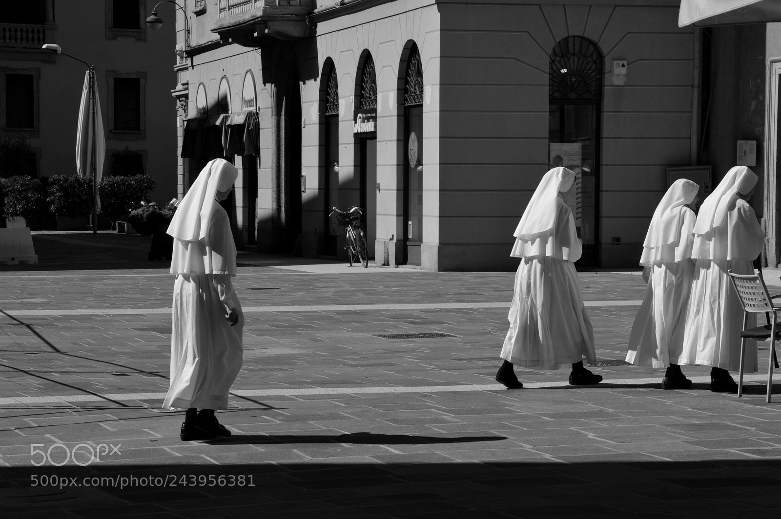Nikon D3200 sample photo. Gli ultimi saranno i photography