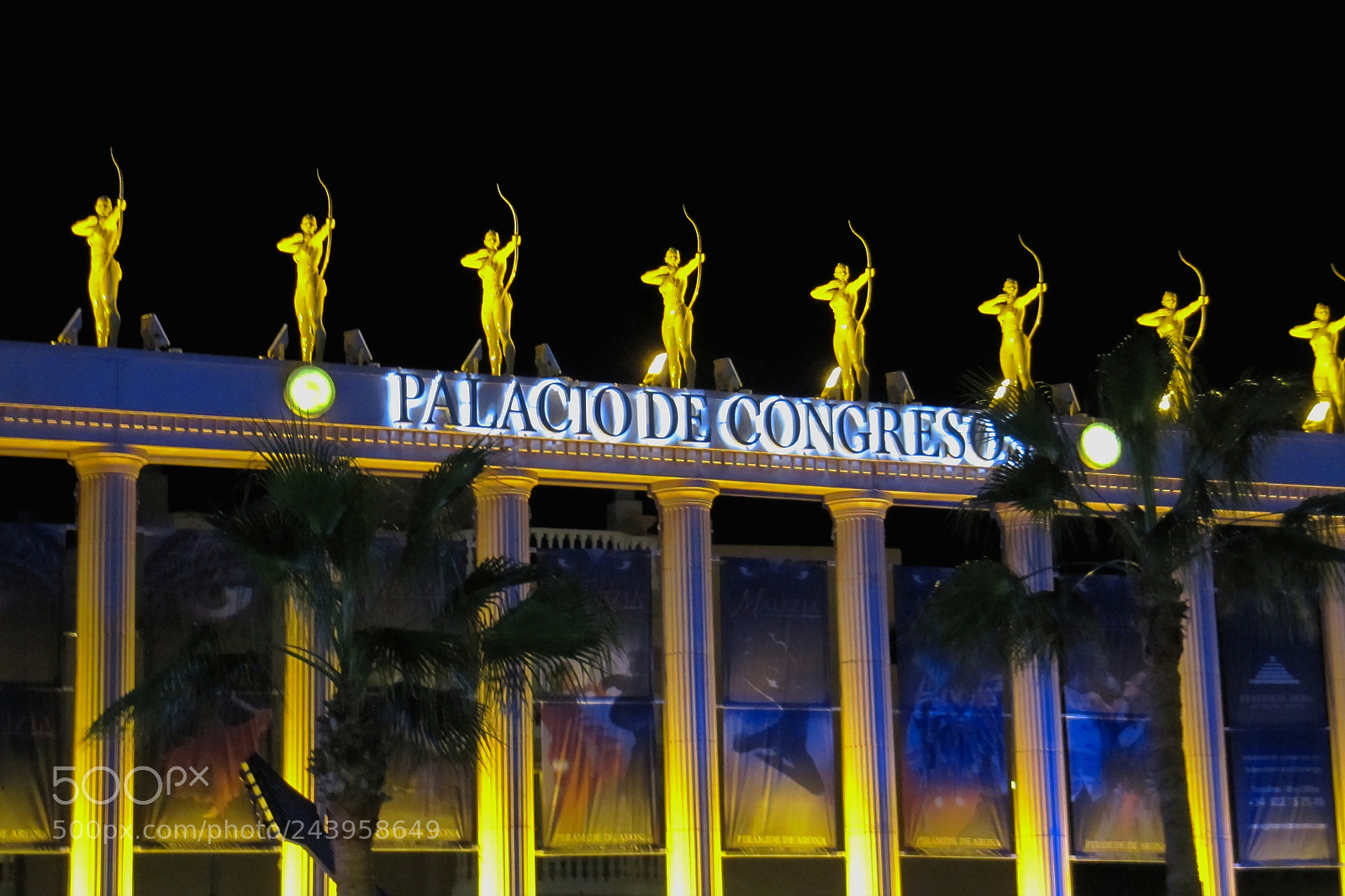 Canon PowerShot SX200 IS sample photo. Palace of congress photography