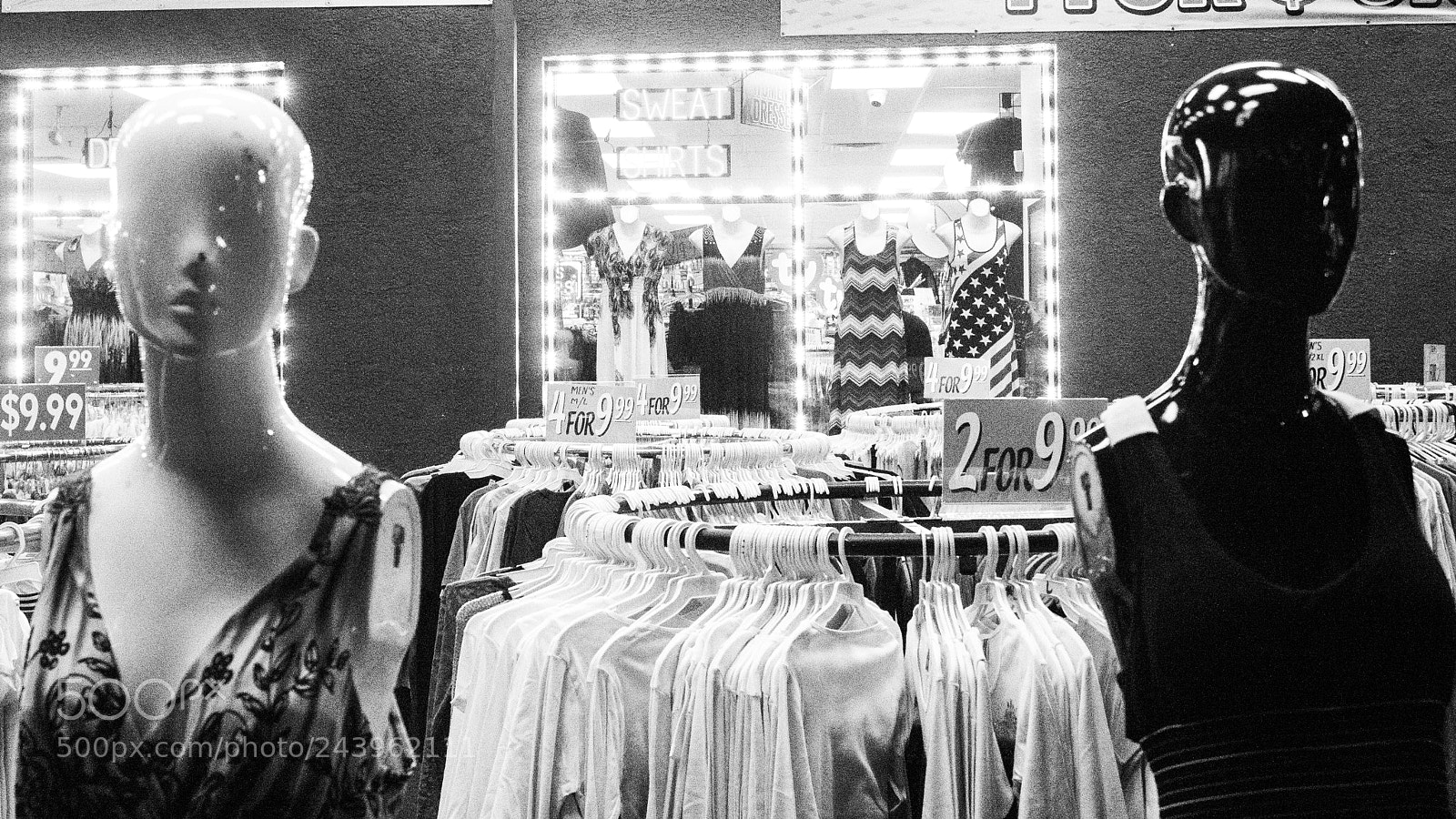 Canon EOS 1100D (EOS Rebel T3 / EOS Kiss X50) sample photo. B and w vegas photography