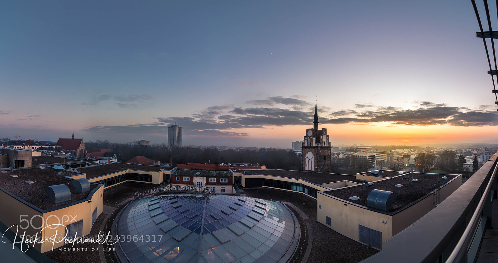 Canon EOS 77D (EOS 9000D / EOS 770D) sample photo. Above the roofs of photography