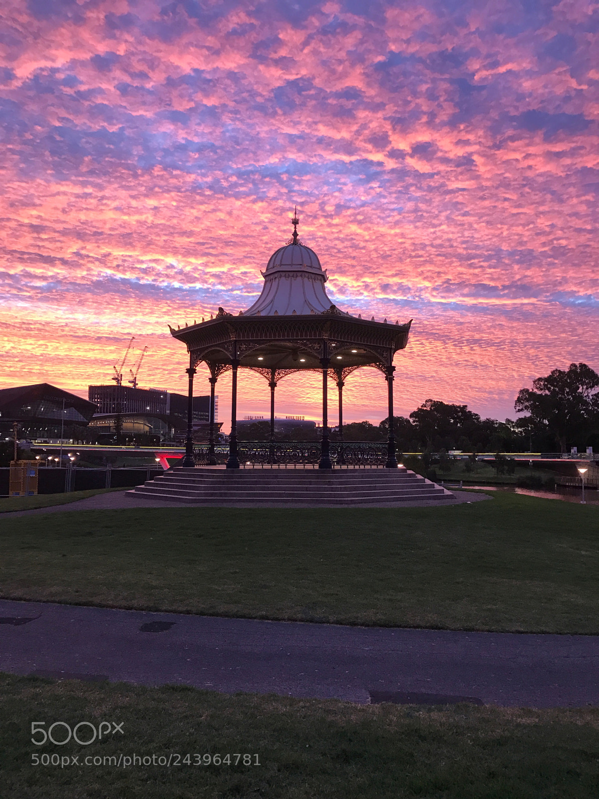 Apple iPhone 7 Plus sample photo. Adelaide rotunda at sunset photography