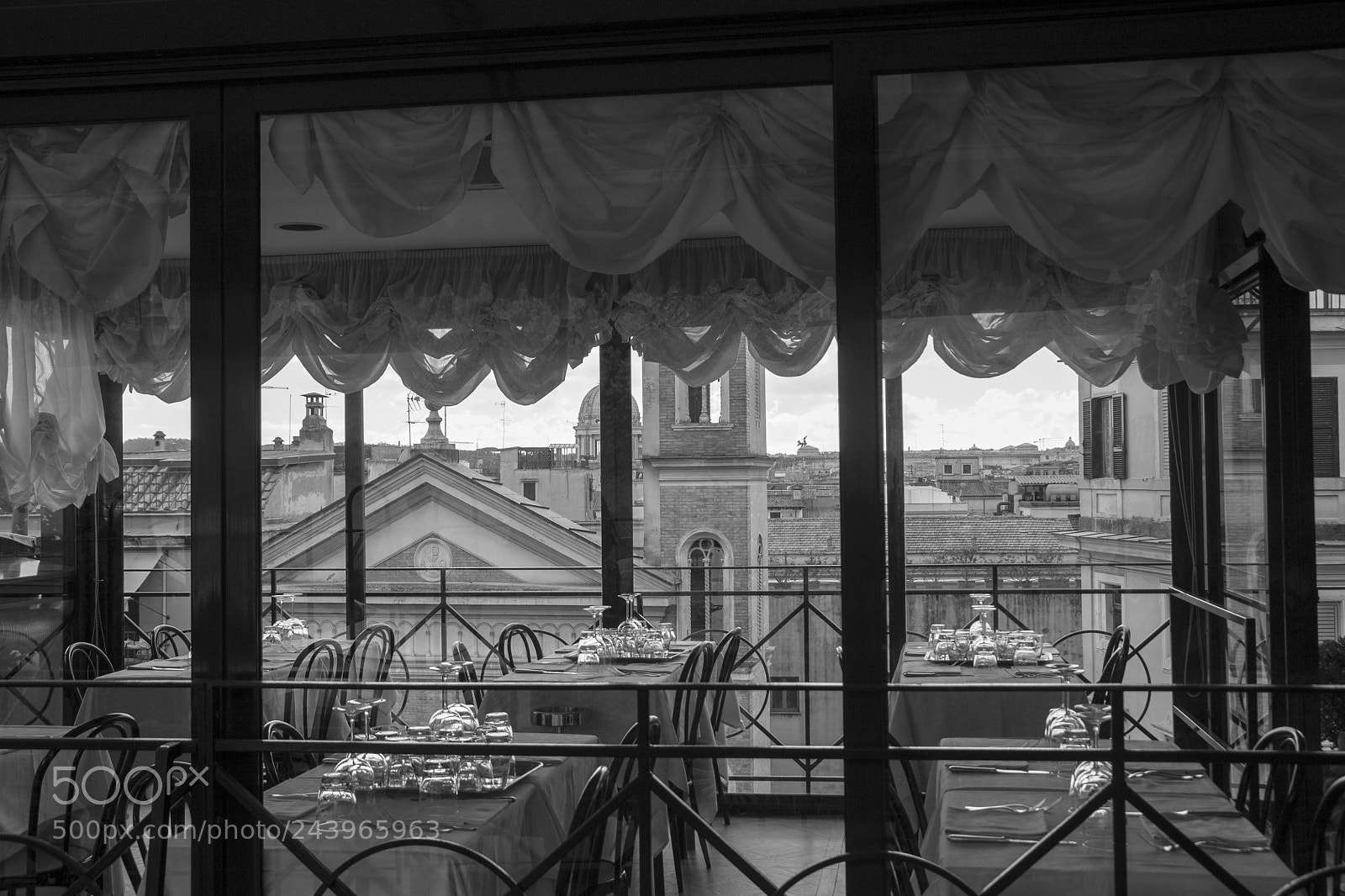 Canon EOS 1100D (EOS Rebel T3 / EOS Kiss X50) sample photo. To rome with love photography