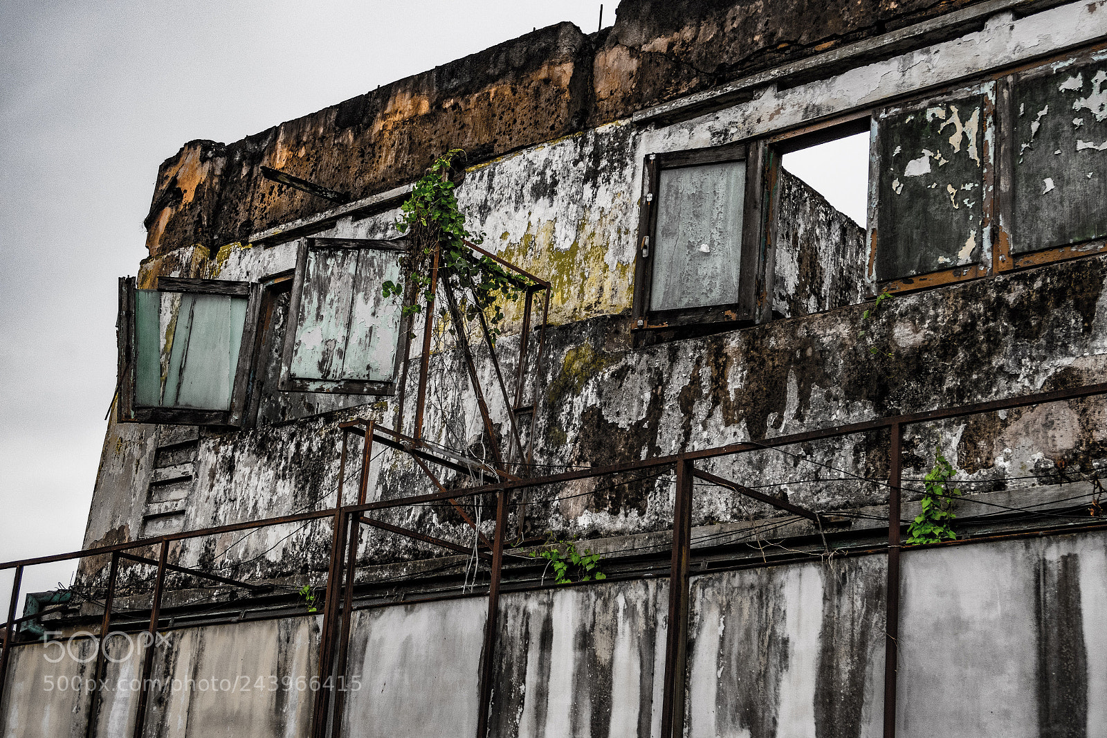 Canon PowerShot G7 X sample photo. Derelict building, yogyakarta photography