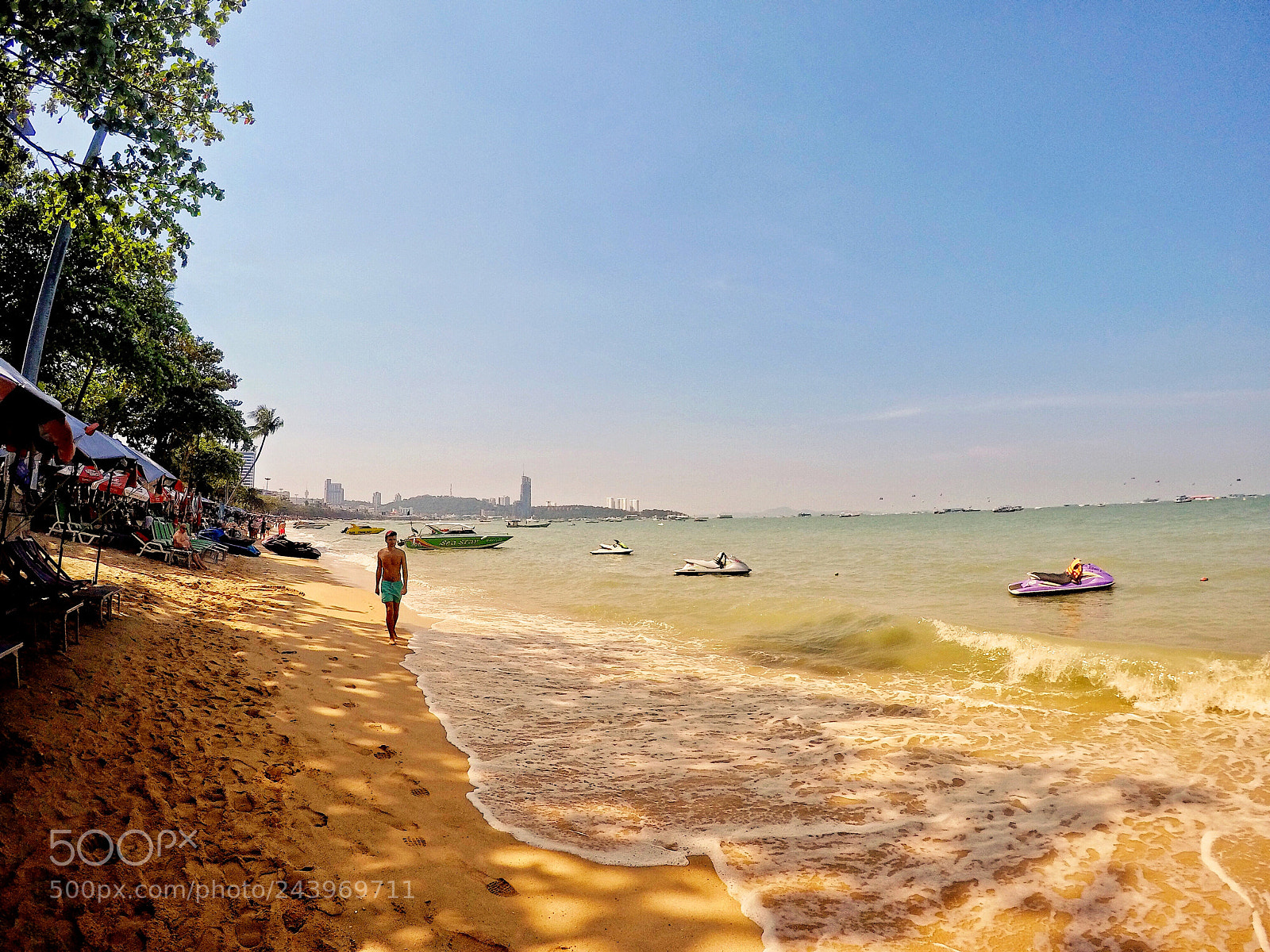 GoPro HERO4 Silver sample photo. Walking pattaya beach photography