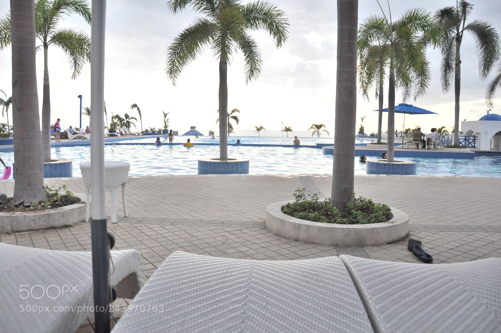 Nikon D90 sample photo. Resorts photography