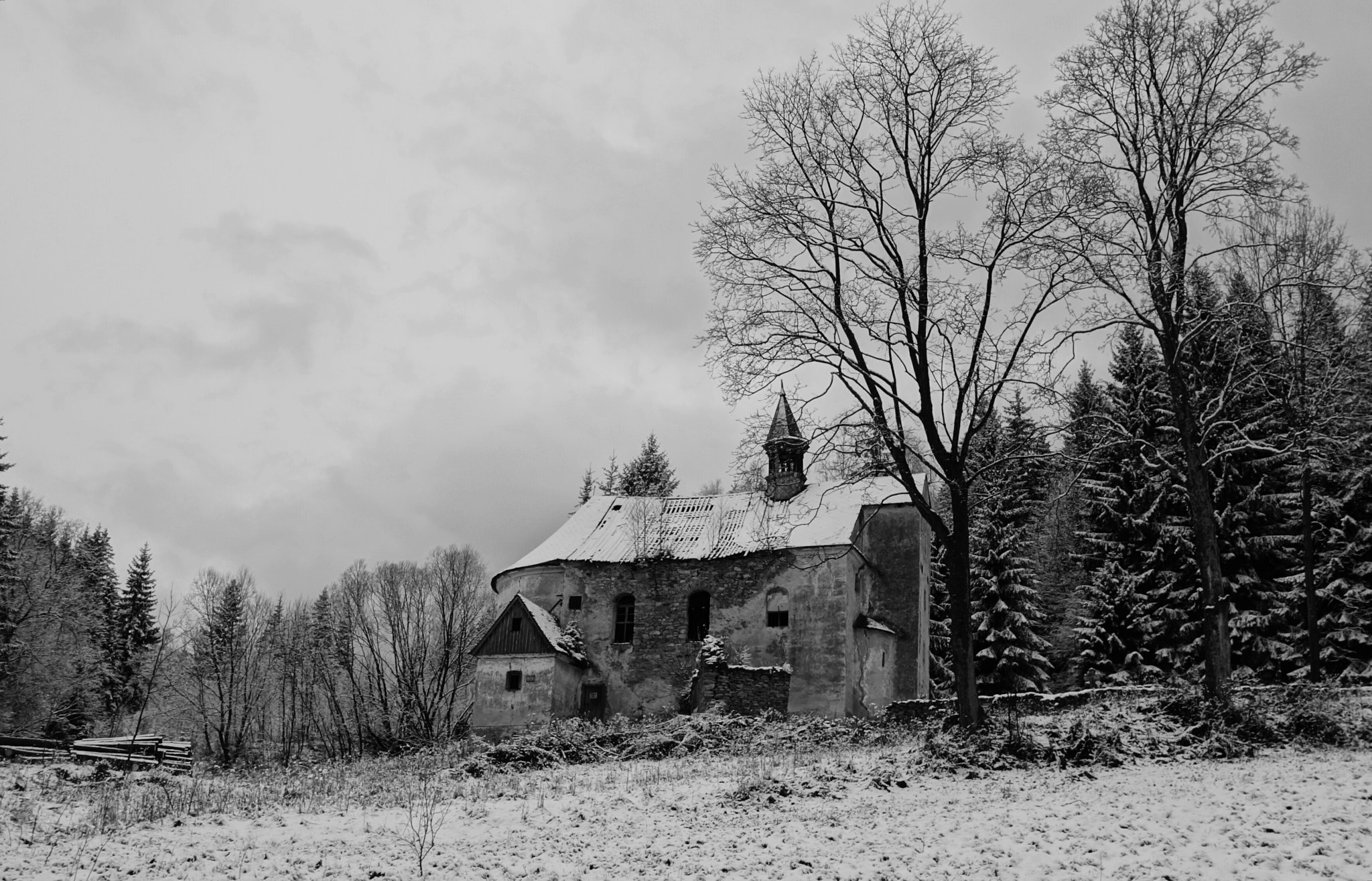 Sony SLT-A77 + Sony DT 16-50mm F2.8 SSM sample photo. Forgotten church 2 photography