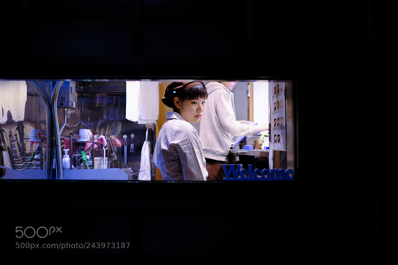Fujifilm X-Pro2 sample photo. Girl in the window photography