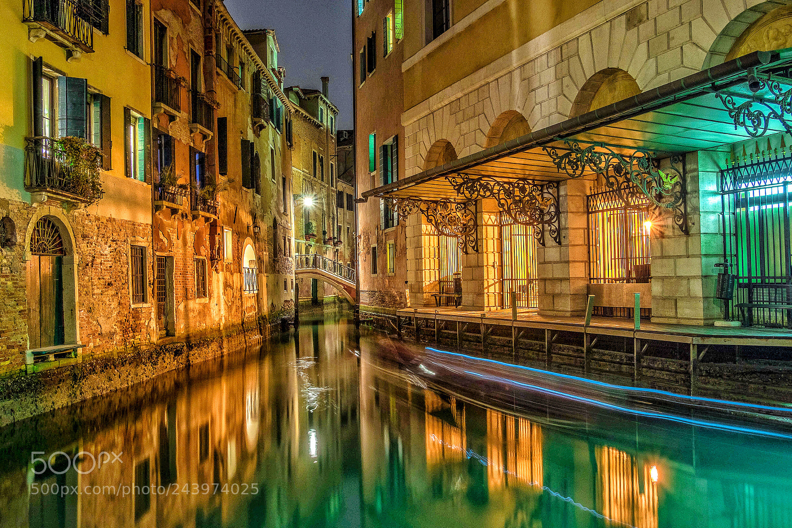 Fujifilm X-T1 sample photo. Teatro la fenice, venice! photography