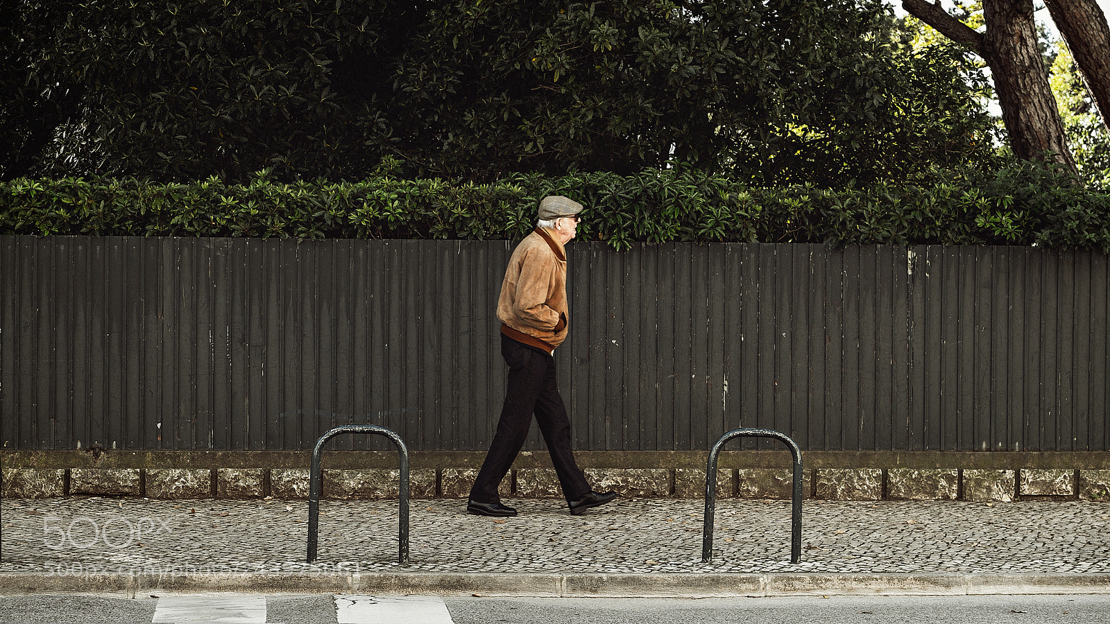 Fujifilm X-T2 sample photo. A old man walking photography