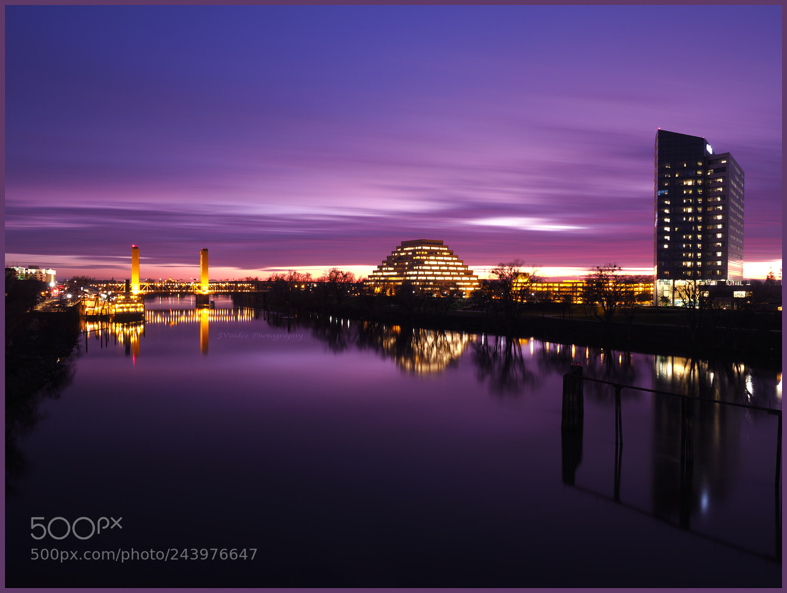 Olympus OM-D E-M1 Mark II sample photo. Purple sky over tower photography