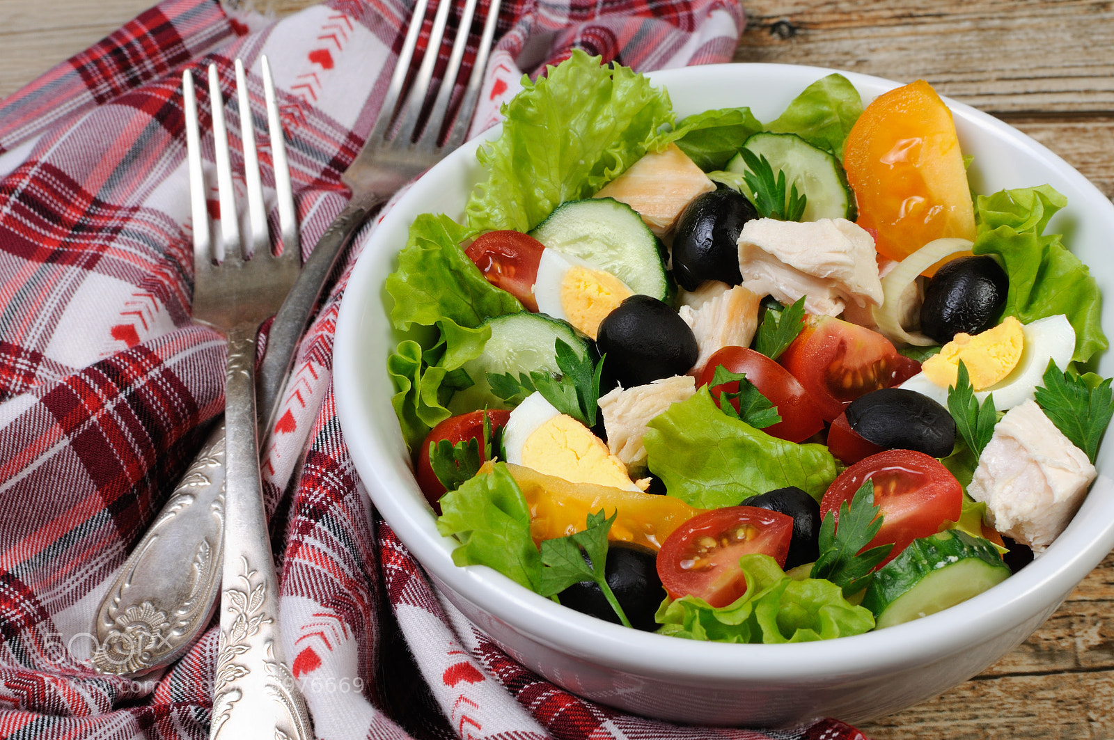 Nikon D90 sample photo. Vegetable salad with chicken photography