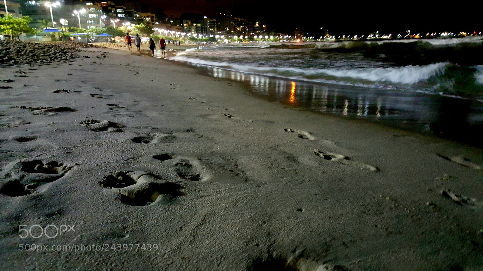 Samsung GALAXY S6 edge sample photo. Walking on the beach photography