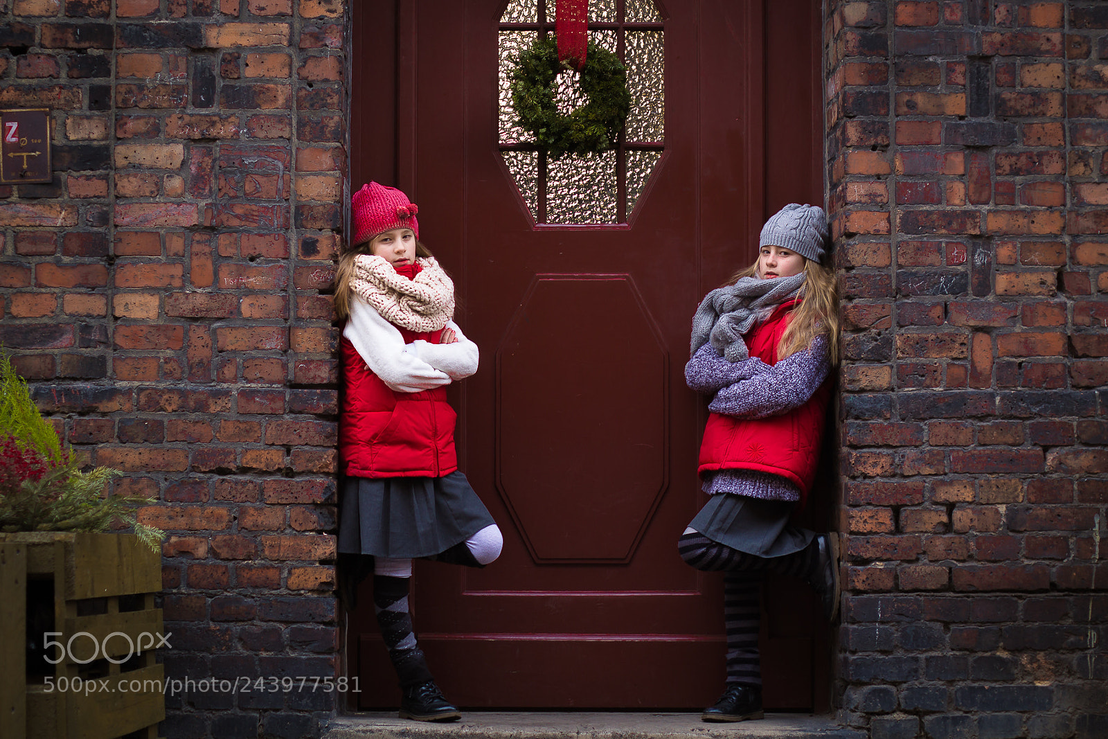 Canon EOS 550D (EOS Rebel T2i / EOS Kiss X4) sample photo. Twin girls photography