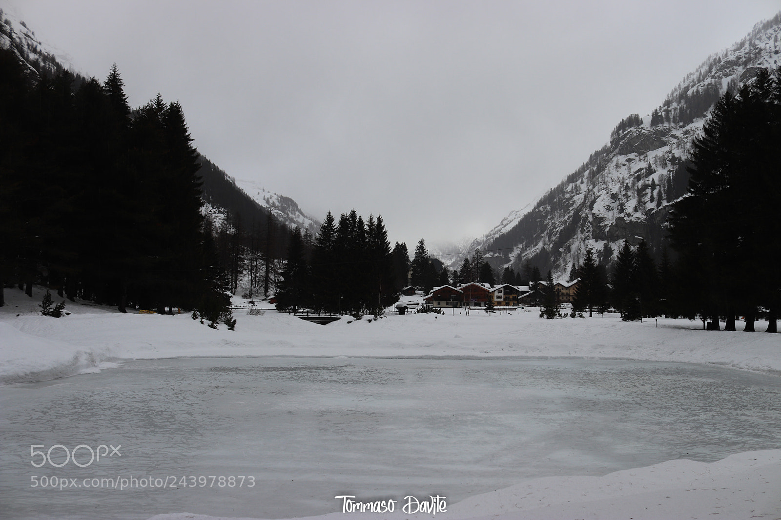 Canon EOS 77D (EOS 9000D / EOS 770D) sample photo. Iced lake. photography