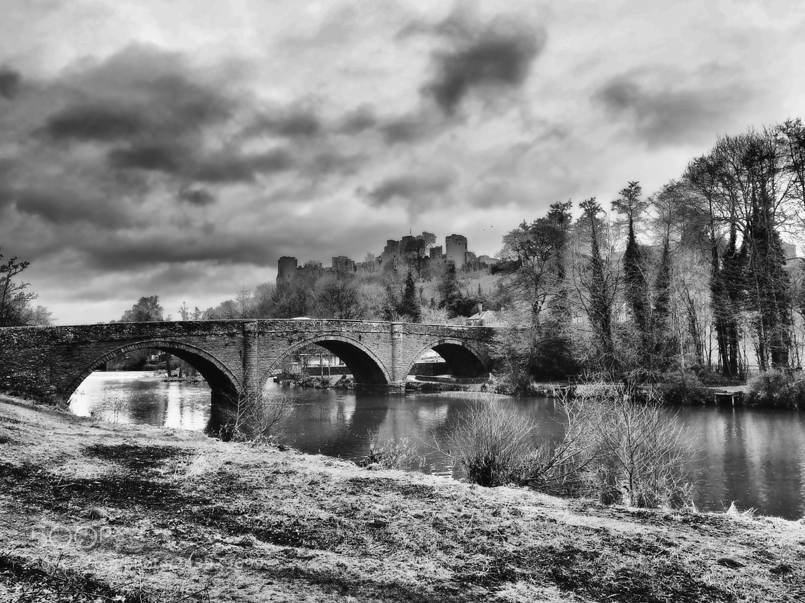 Olympus OM-D E-M5 II sample photo. Ludlow castle and dinham photography