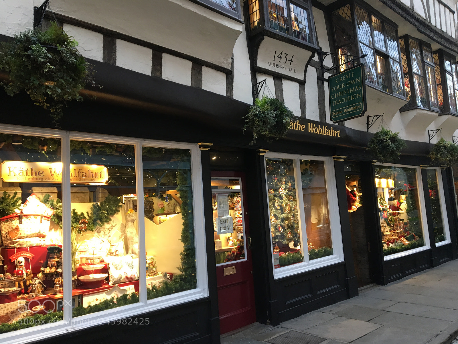 Apple iPhone 6s sample photo. Christmas shop. york photography