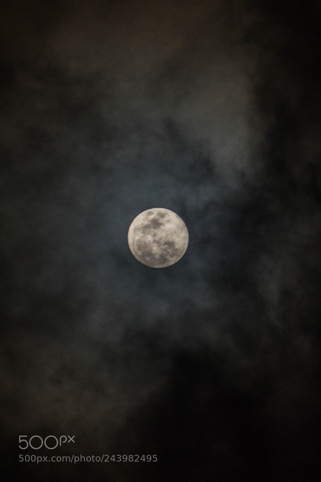 Canon EOS 1300D (EOS Rebel T6 / EOS Kiss X80) sample photo. Moon photography