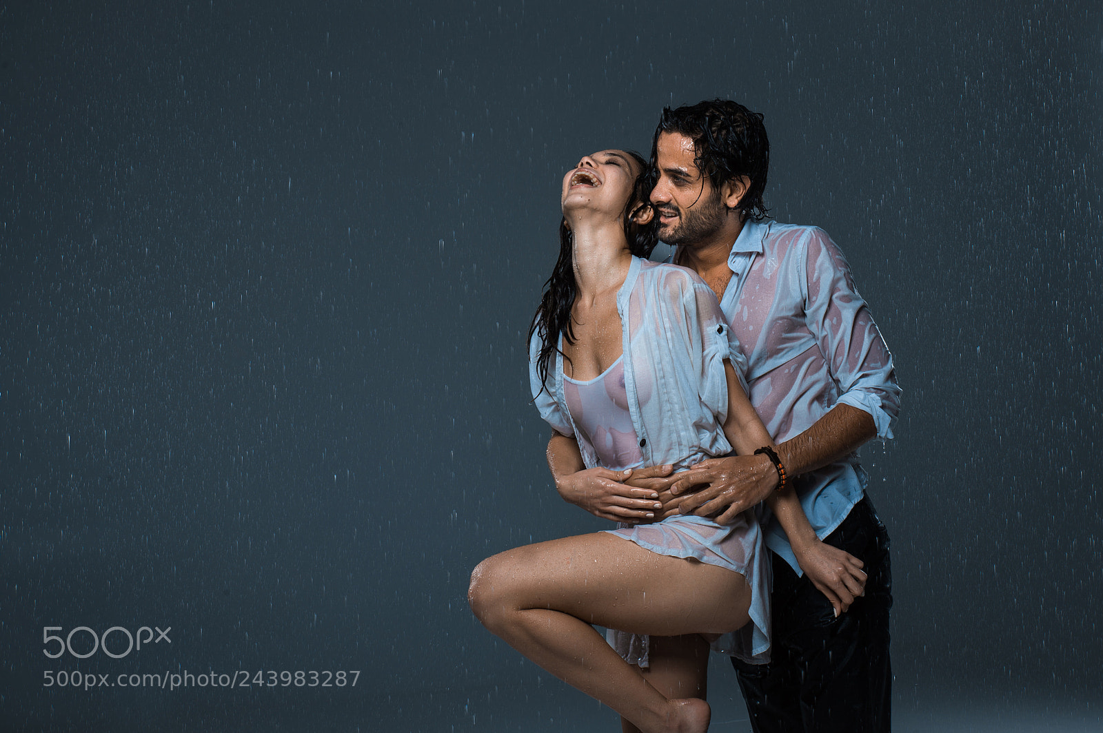 Nikon D610 sample photo. Couple under the rain photography