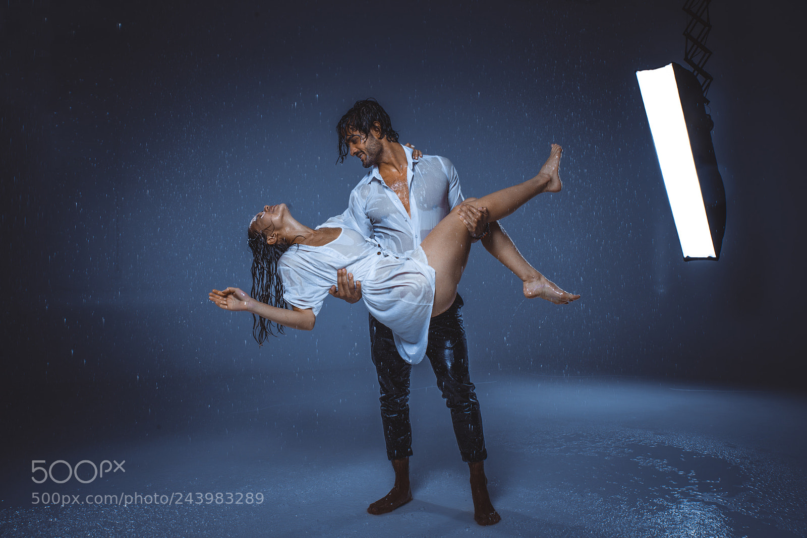 Nikon D610 sample photo. Couple under the rain photography