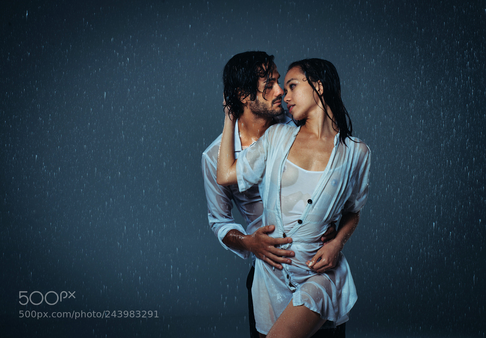 Nikon D610 sample photo. Couple under the rain photography