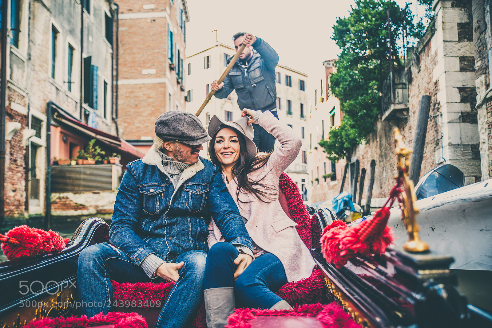 Nikon D610 sample photo. Couple sailing on venetian photography