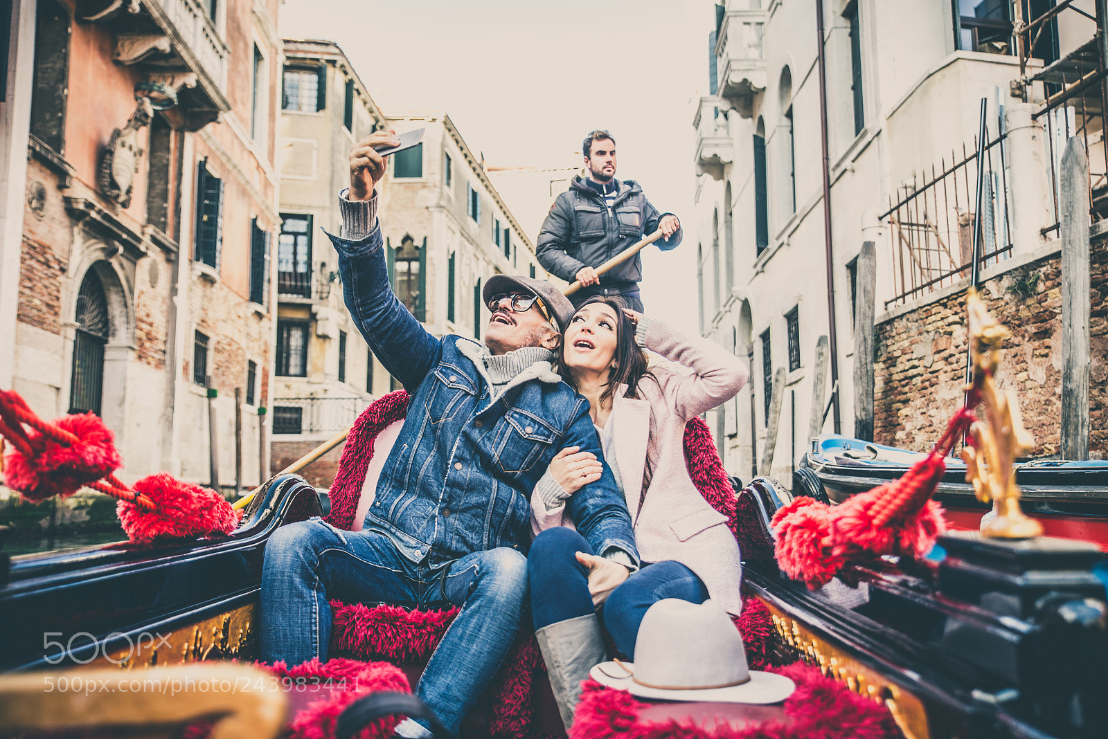 Nikon D610 sample photo. Couple sailing on venetian photography