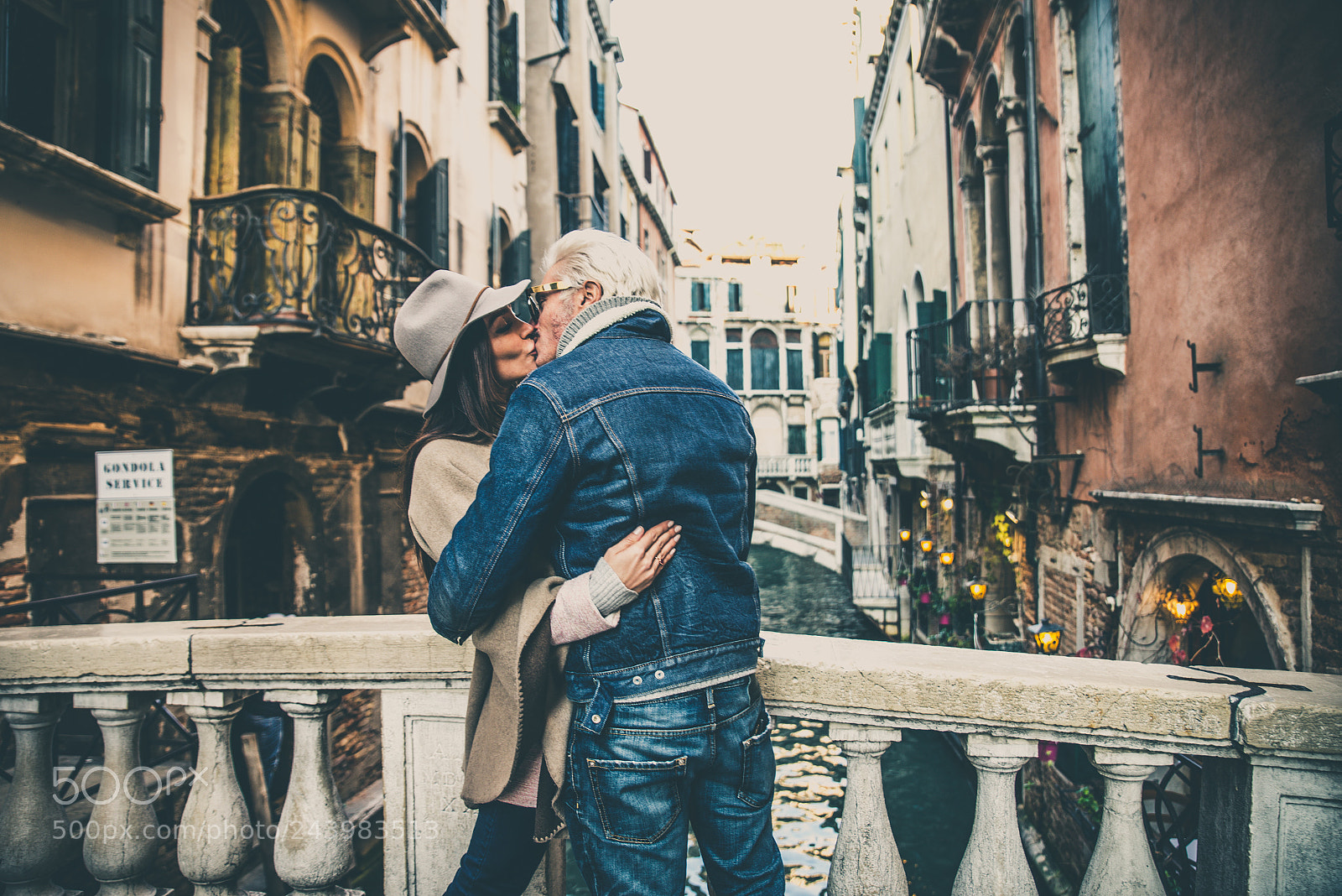 Nikon D610 sample photo. Couple in venice photography