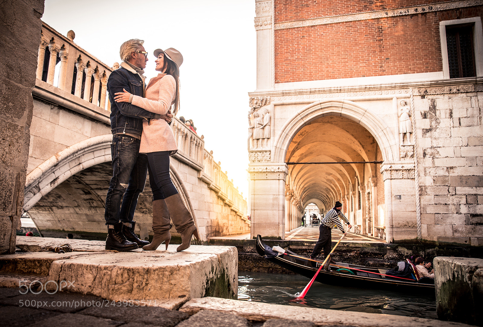 Nikon D610 sample photo. Couple in venice photography