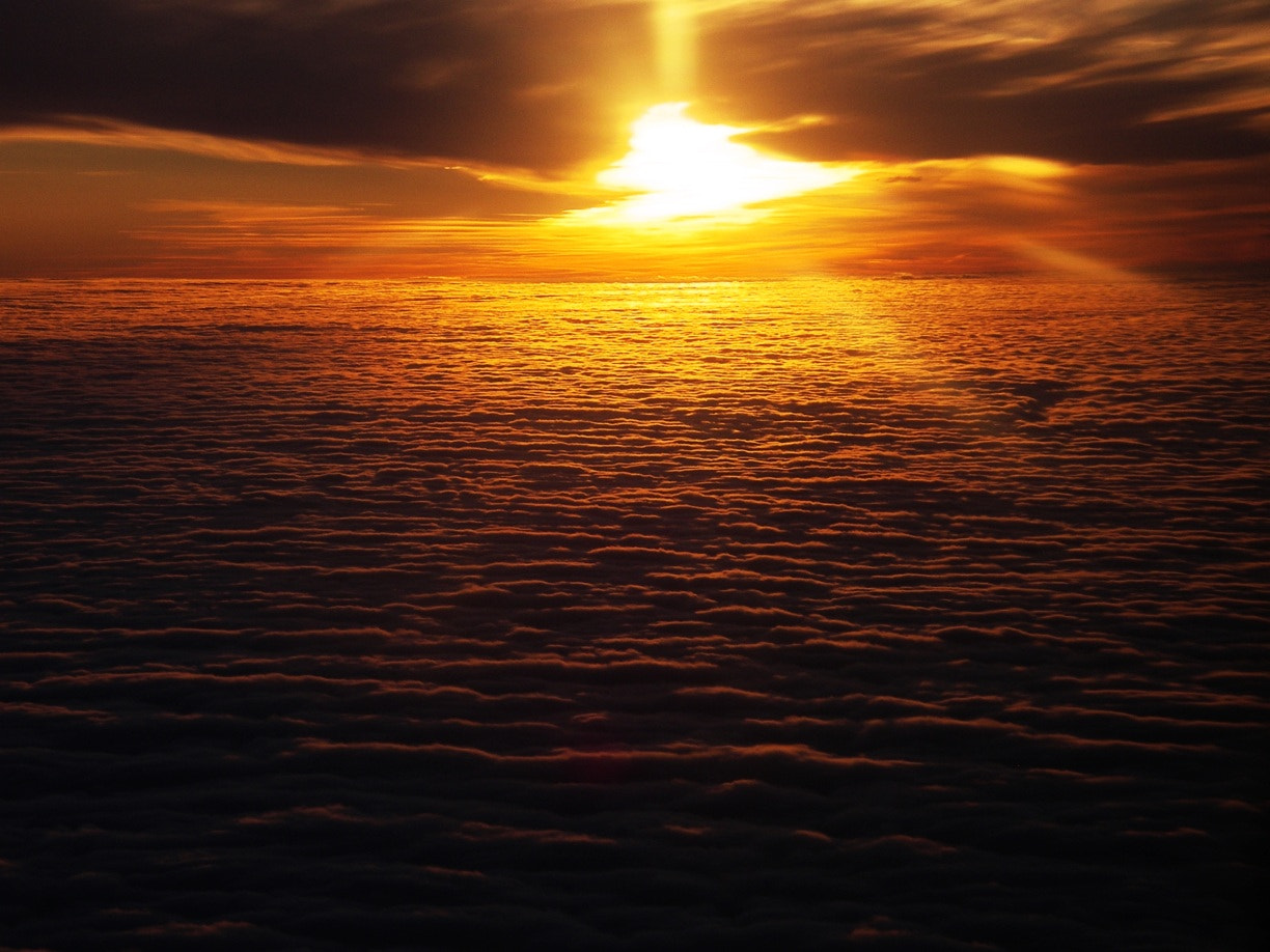 Pentax OPTIO 750Z sample photo. Nightflight photography