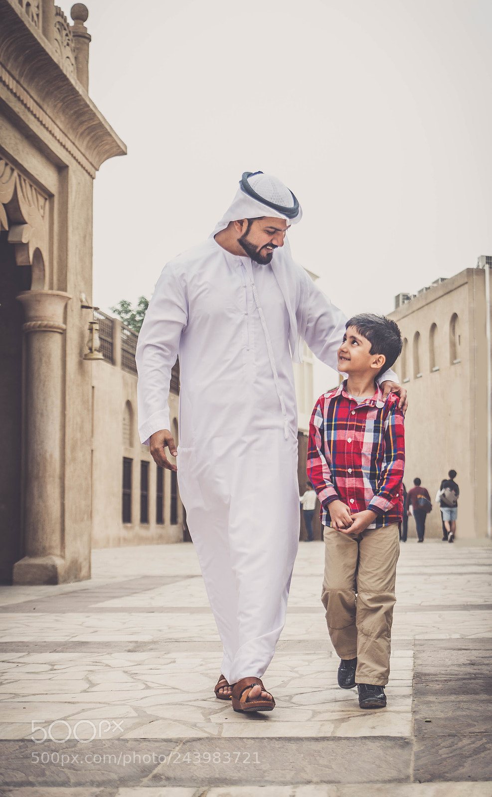 Nikon D610 sample photo. Arabian family photography