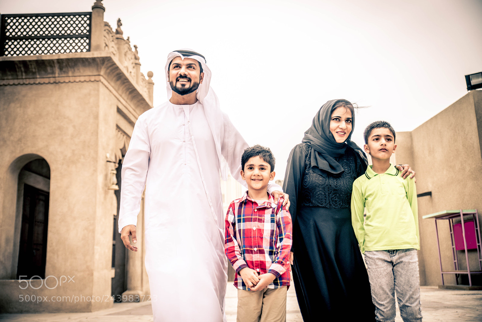 Nikon D610 sample photo. Arabian family photography