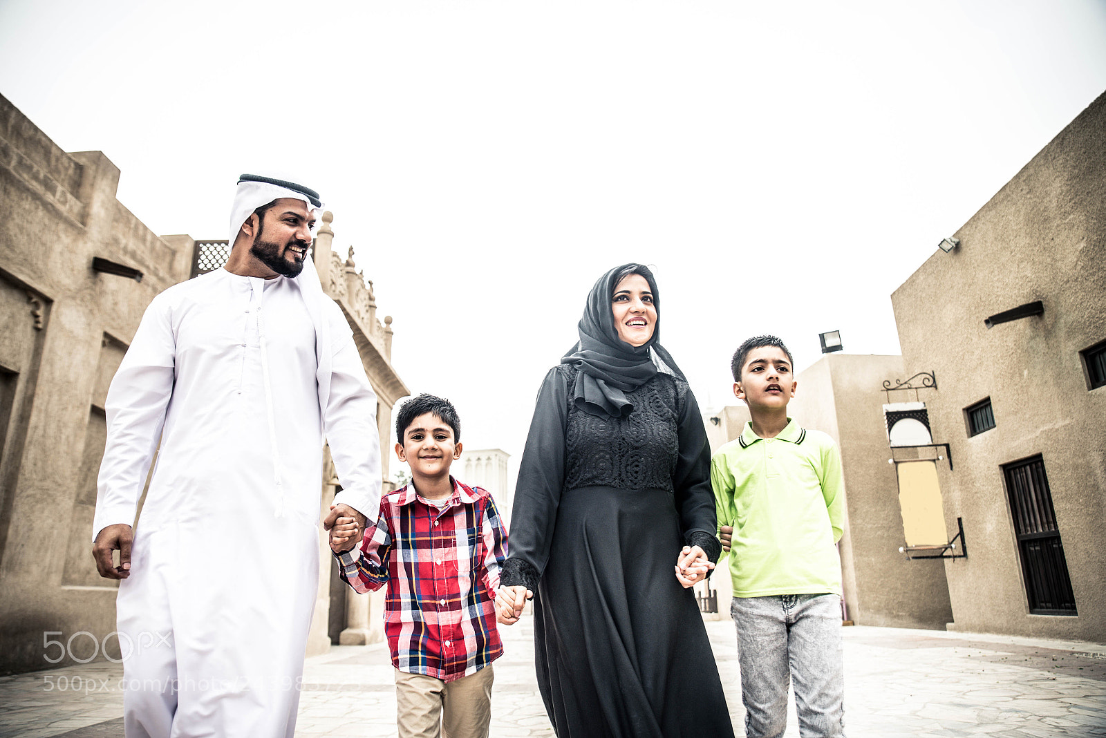 Nikon D610 sample photo. Arabian family photography