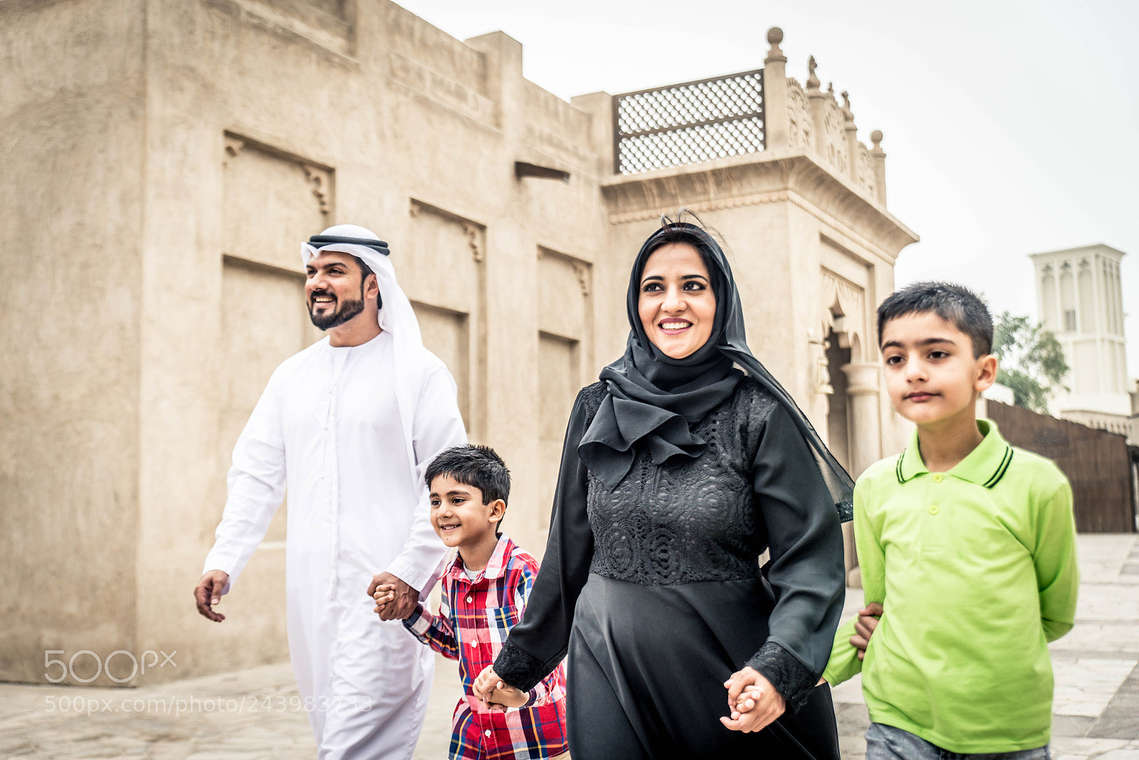 Nikon D610 sample photo. Arabian family photography