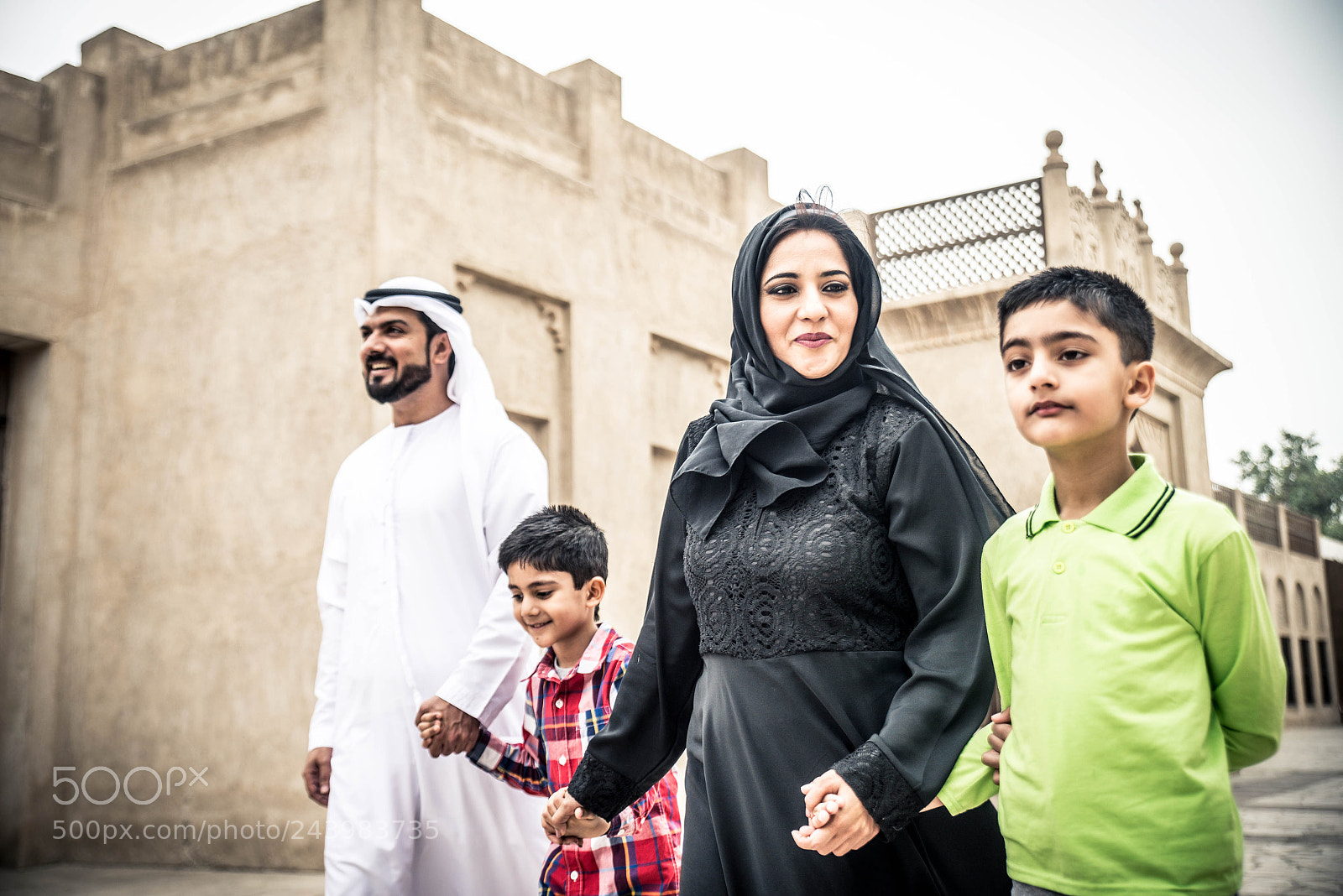 Nikon D610 sample photo. Arabian family photography
