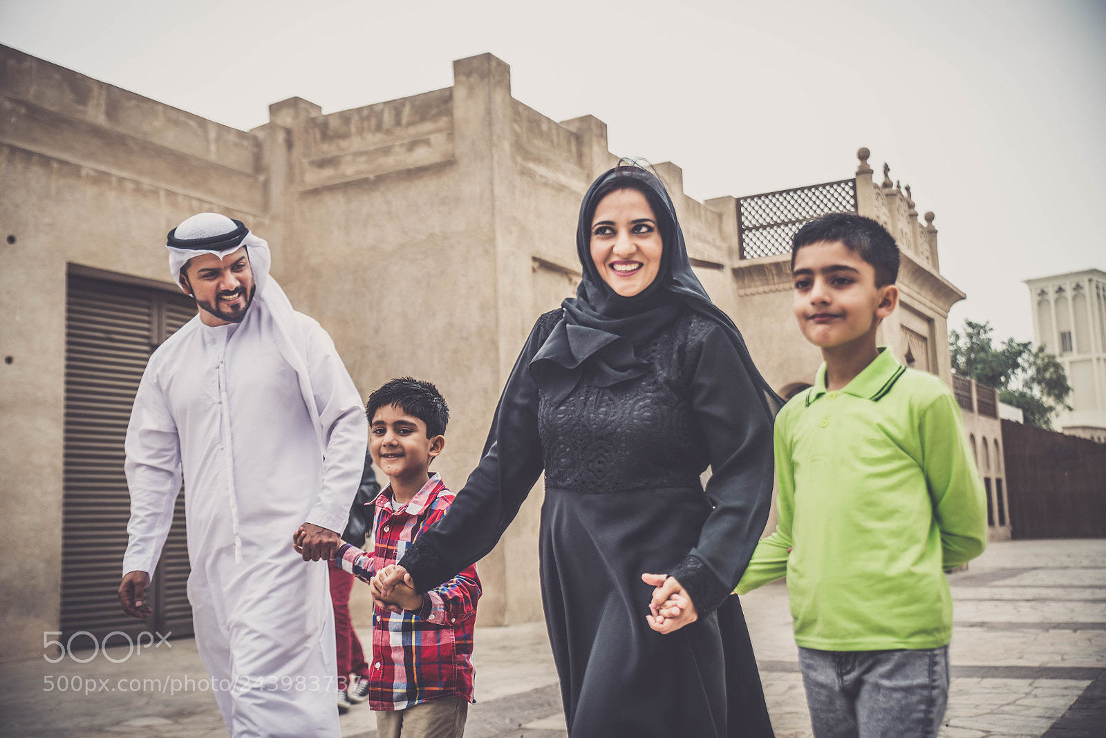 Nikon D610 sample photo. Arabian family photography