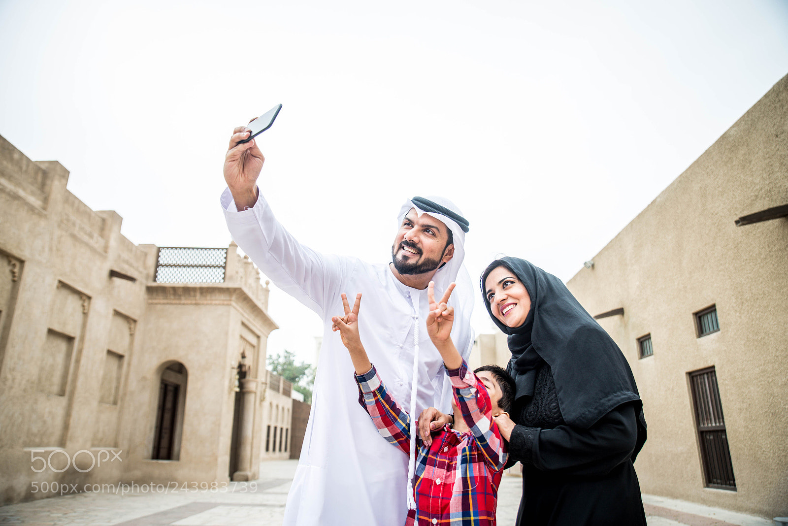 Nikon D610 sample photo. Arabian family photography