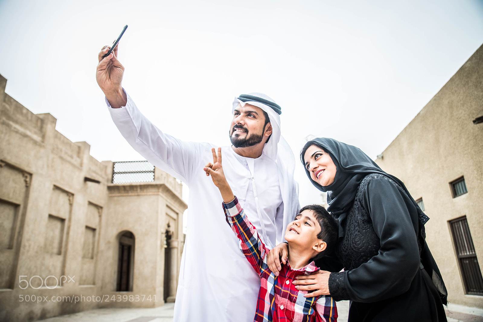 Nikon D610 sample photo. Arabian family photography
