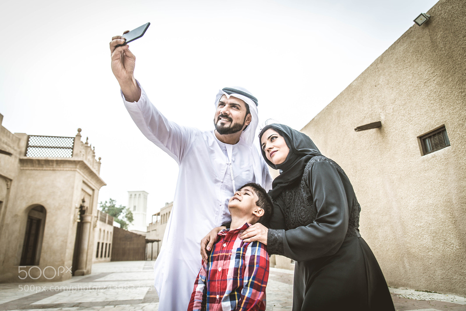Nikon D610 sample photo. Arabian family photography