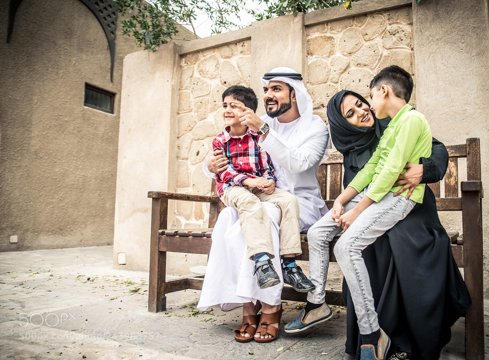 Nikon D610 sample photo. Arabian family photography