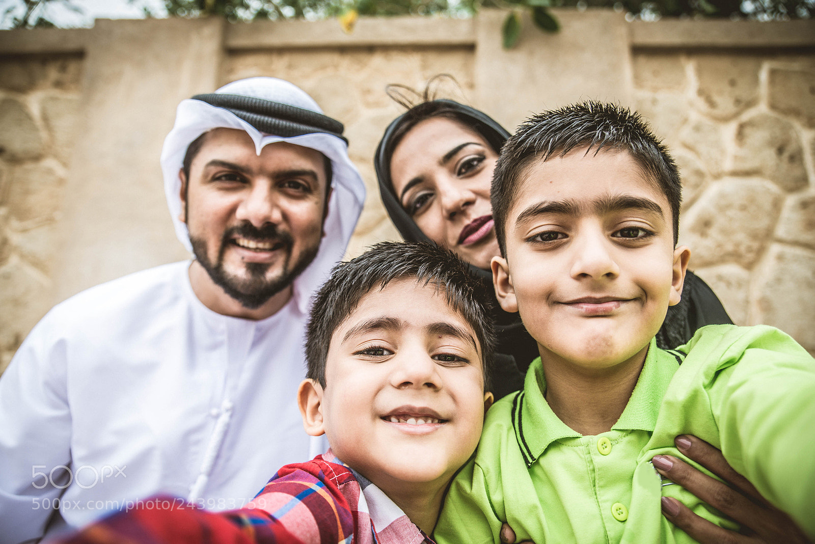 Nikon D610 sample photo. Arabian family photography