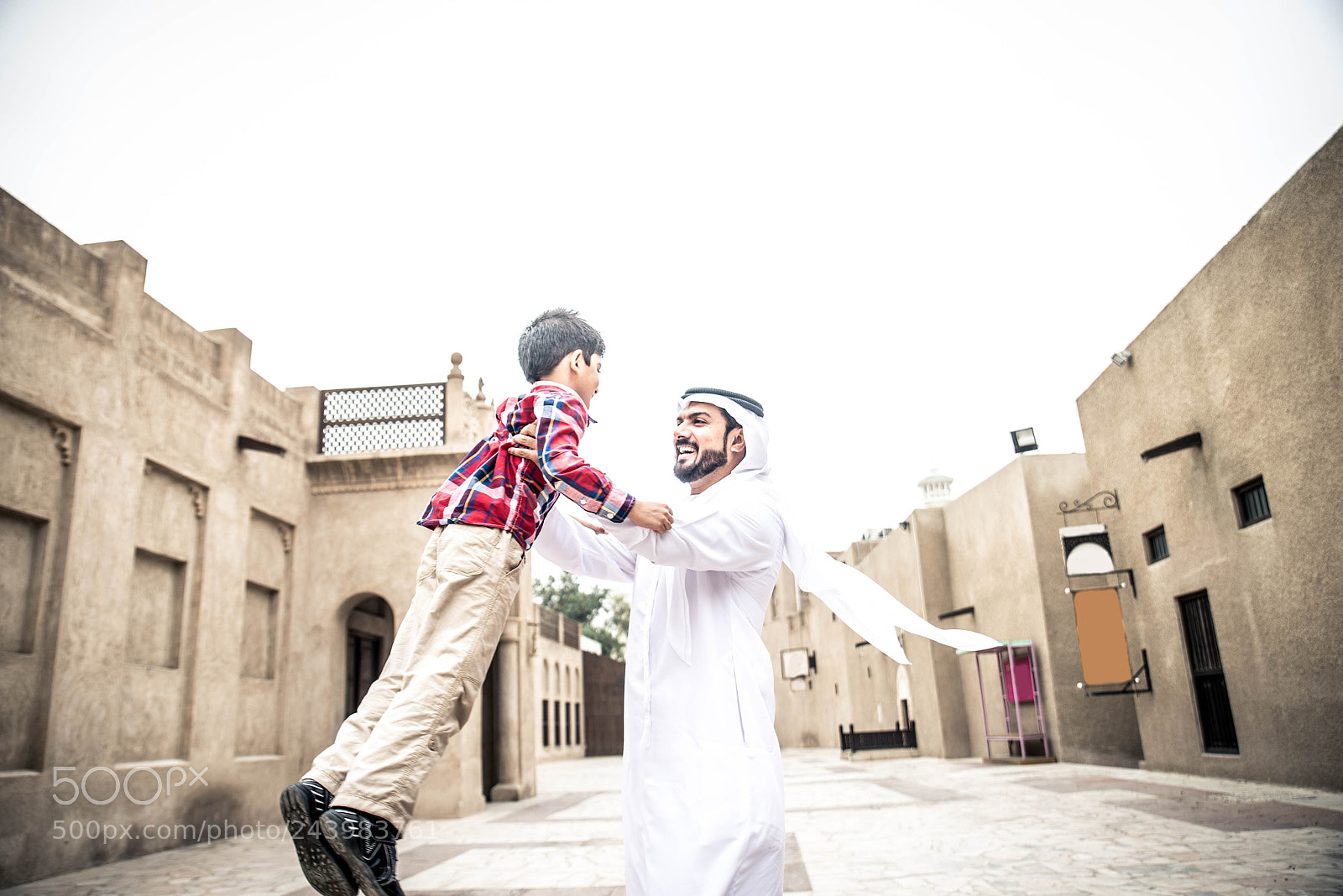Nikon D610 sample photo. Arabian family photography