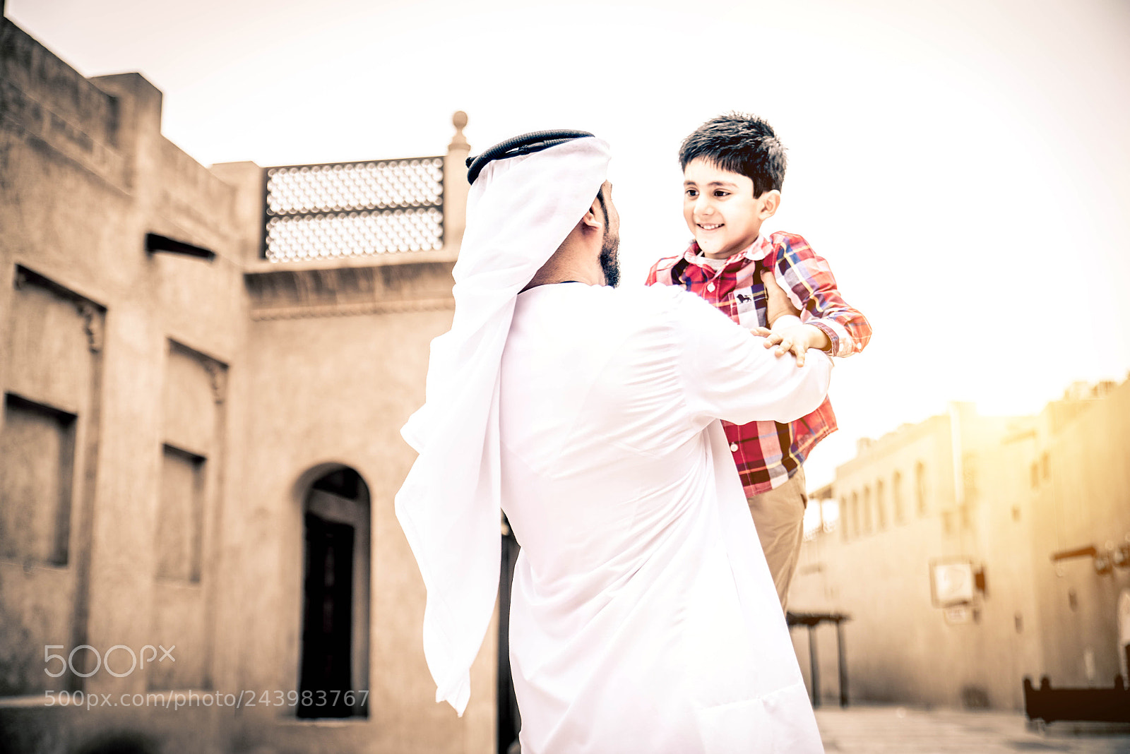 Nikon D610 sample photo. Arabian family photography