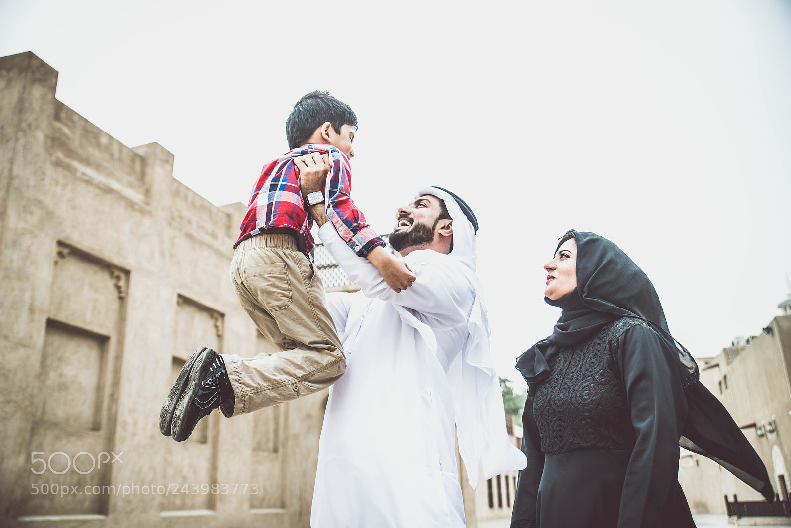Nikon D610 sample photo. Arabian family photography