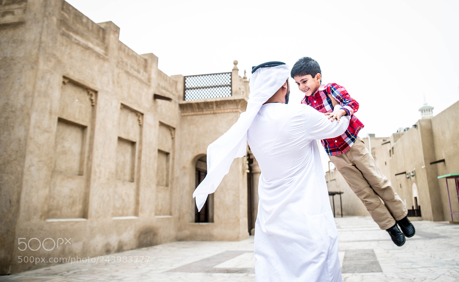 Nikon D610 sample photo. Arabian family photography